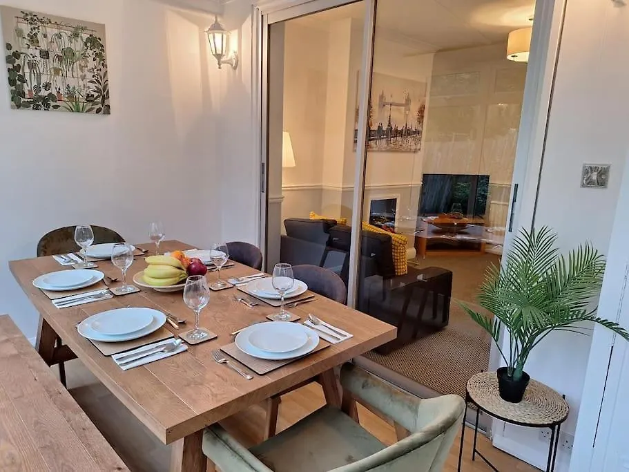 Cosy & Comfortable 3 Bed House, Office & Driveway Londen Vakantiehuis