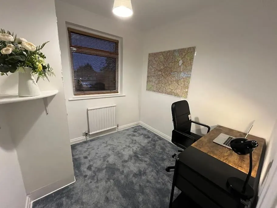 Vakantiehuis Cosy & Comfortable 3 Bed House, Office & Driveway Londen Verenigd Koninkrijk