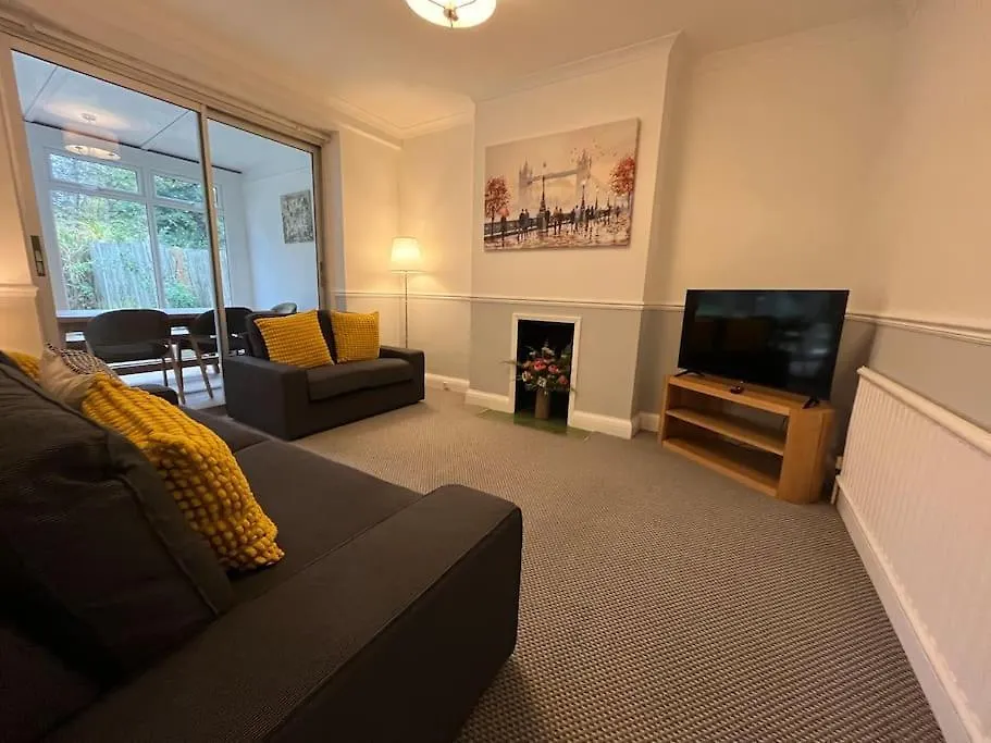 Vakantiehuis Cosy & Comfortable 3 Bed House, Office & Driveway Londen Verenigd Koninkrijk